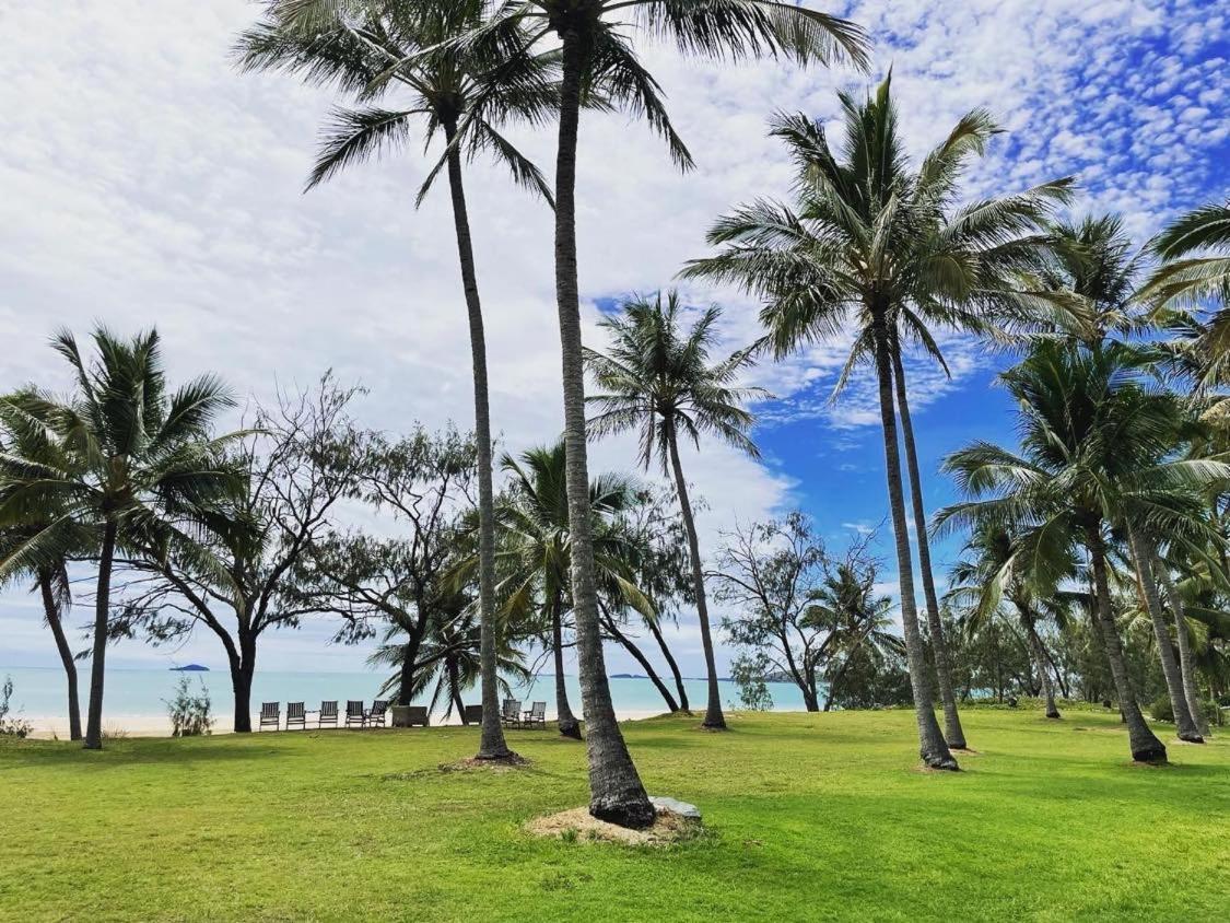 Sarina Beach Motel Grasstree Beach ภายนอก รูปภาพ