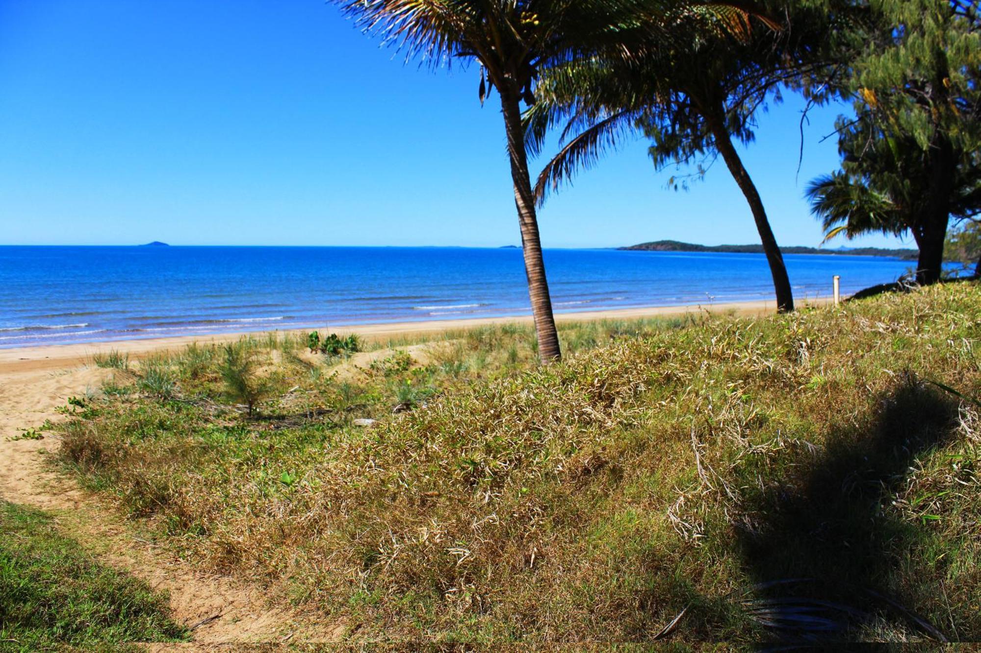 Sarina Beach Motel Grasstree Beach ภายนอก รูปภาพ