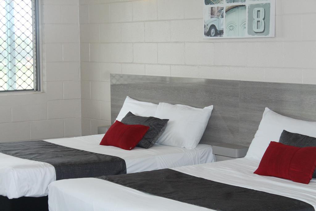 Sarina Beach Motel Grasstree Beach ภายนอก รูปภาพ